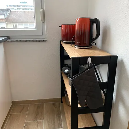1 Apartmenti I Max 2 Personen I Ab 5 Naechte I S-bahn I Mercedes Benz I Balkon I Kueche I Bad Apartment Sindelfingen