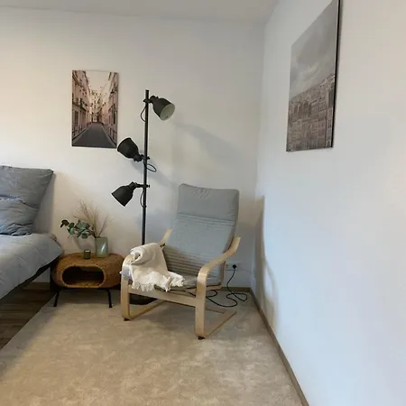 Apartment 1 Apartmenti I Max 2 Personen I Ab 5 Naechte I S-bahn I Mercedes Benz I Balkon I Kueche I Bad Sindelfingen