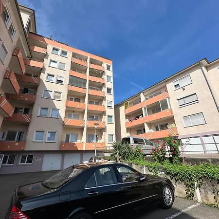 Apartment 1 Apartmenti I Max 2 Personen I Ab 5 Naechte I S-bahn I Mercedes Benz I Balkon I Kueche I Bad *